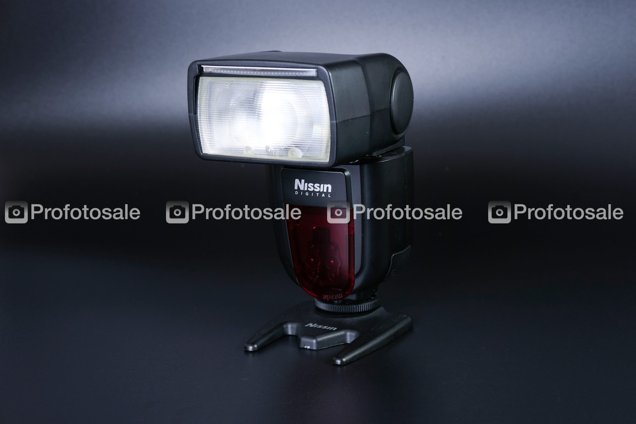 Спалах Nissin DI 700A для Canon