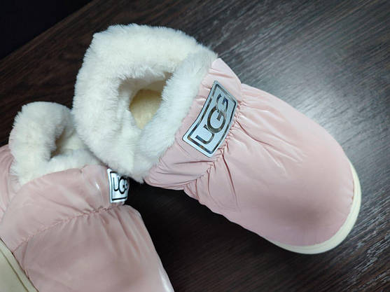 Ugg дутики PINK высокие РОЗОВЫЕ с белой опушкой на белой подошве женские без застежки непромокаемые зимние, фото 3