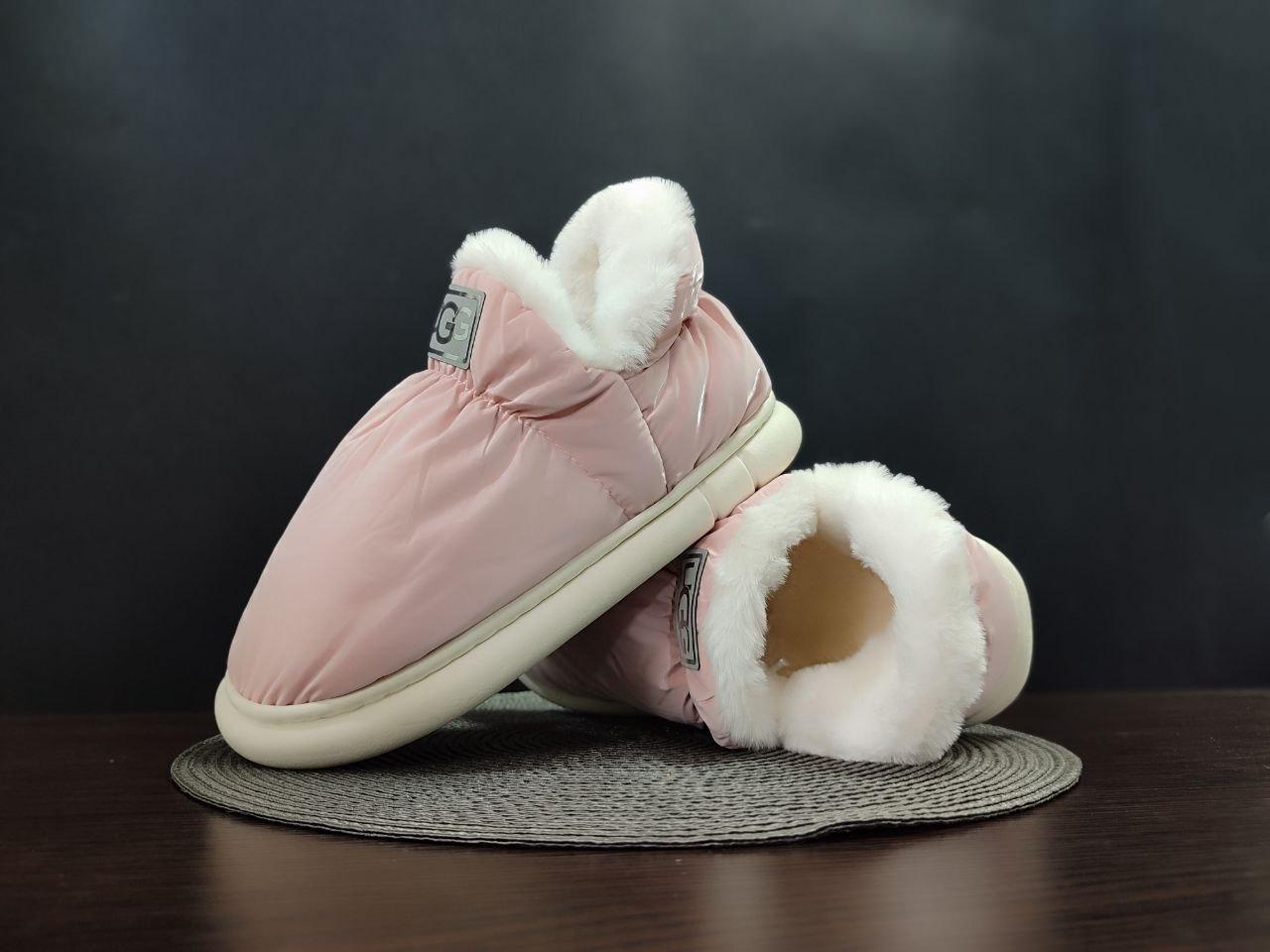 Ugg дутики PINK высокие РОЗОВЫЕ с белой опушкой на белой подошве женские без застежки непромокаемые зимние