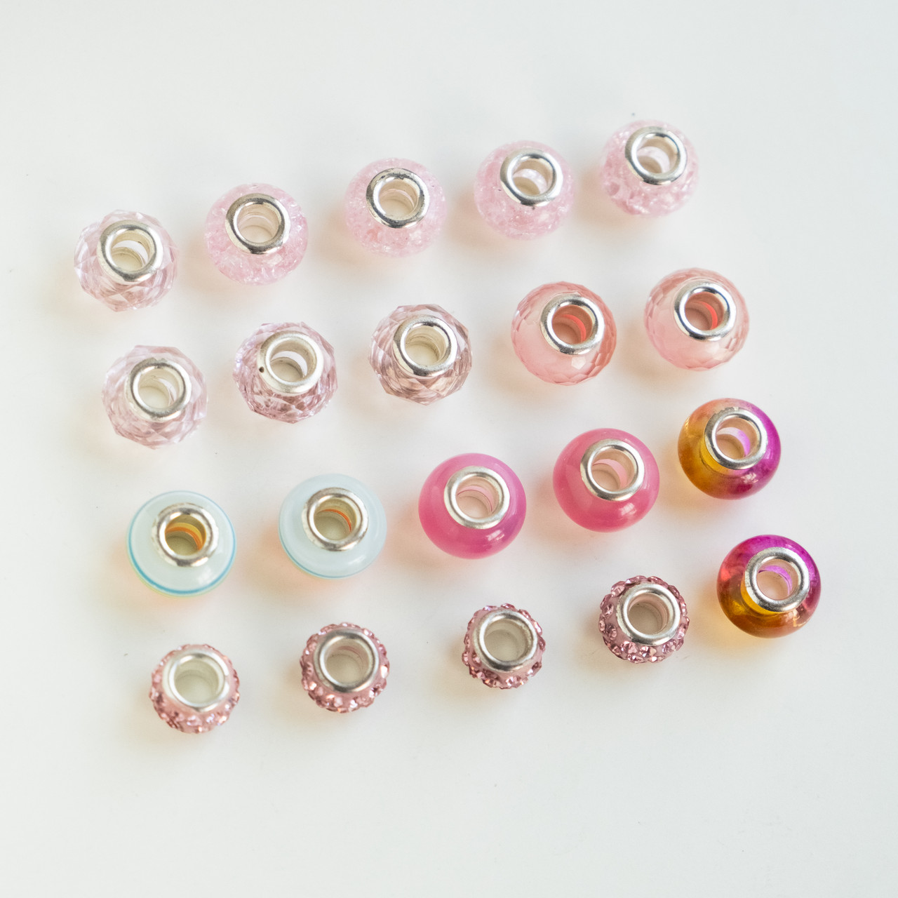 Набор для создания шарм браслетов для девочек в стиле ПАНДОРА 65 деталей Рожевий - фото 4 - id-p1943466863