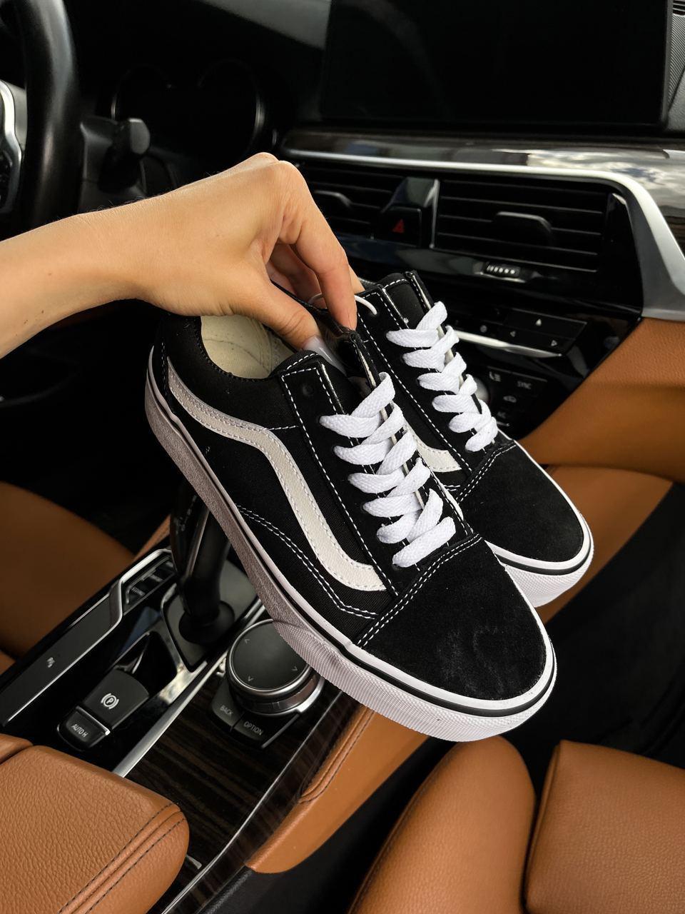 Стильне жіноче взуття Vans Old School Platform. Молодіжні жіночі кеди Ванс на платформі.