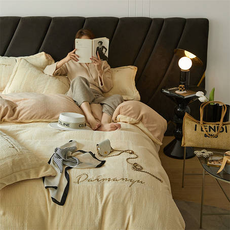 Тепла велюрова постільна білизна Fashion Home Vip Series — розмір Євро — колір крем із бежем, фото 1