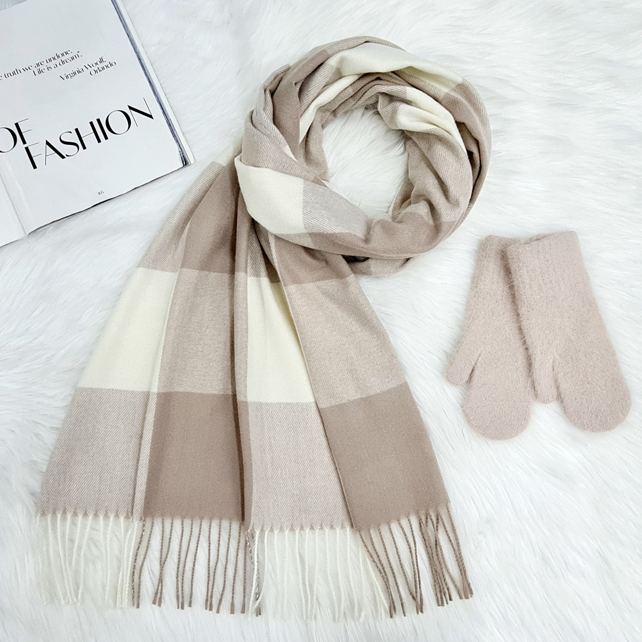 Комплект жіночий зимовий (шарф+рукавиці) M&JJ One size Бежевий 1140 - 4225