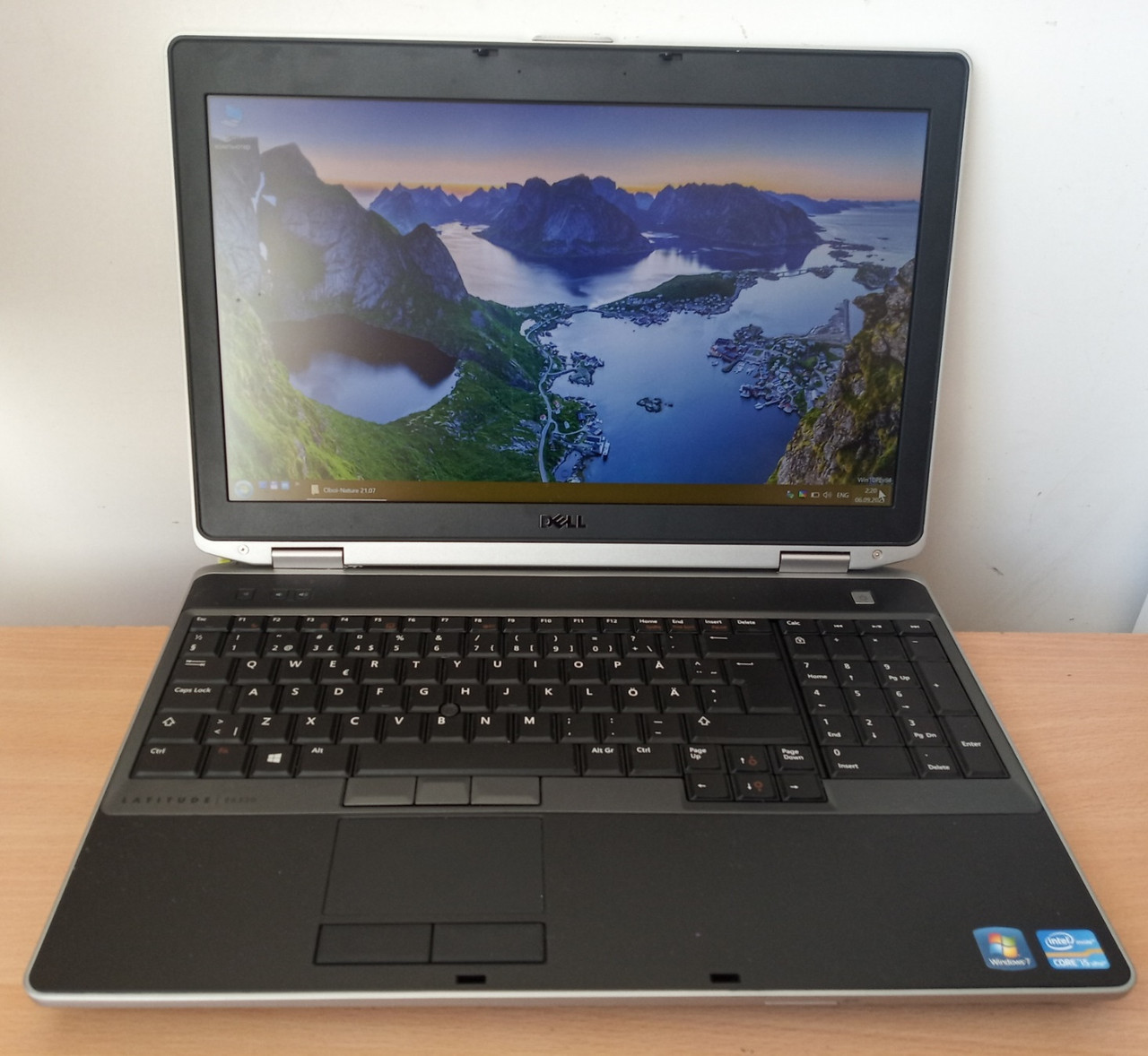 Ноутбук Dell E6530 /15,6" FHD i5-3320m/8 GB DDR3/120 GB SSD / Intel HD Graphics 4000