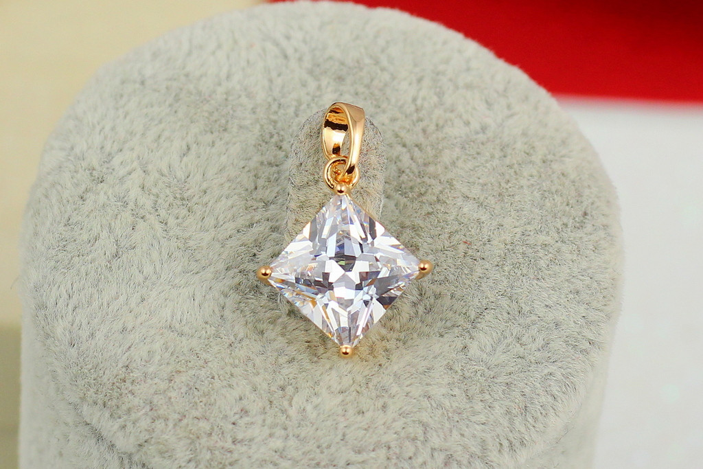 Кулон Xuping Jewelry ромбик 1,5 см золотистий