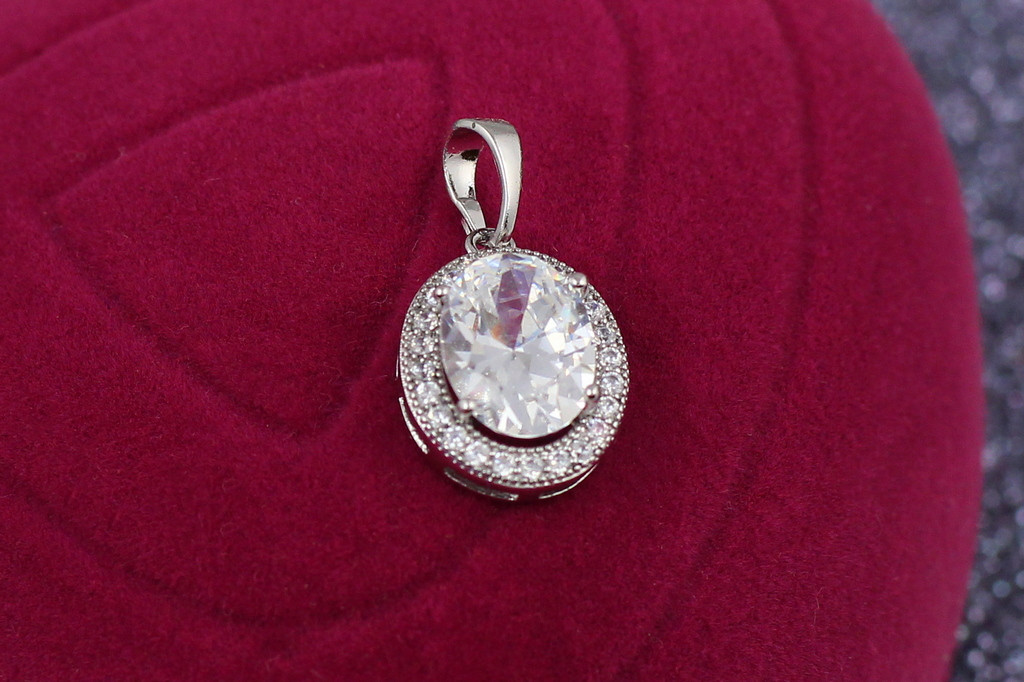 Кулон Xuping Jewelry білий камінь з обідком з фіанітів 1.5 см сріблястий
