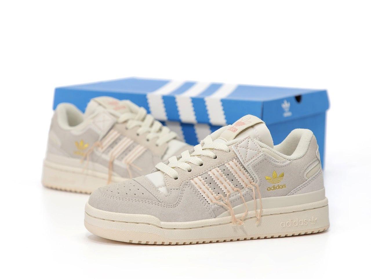 Жіночі сірі Кросівки Adidas Forum 84
