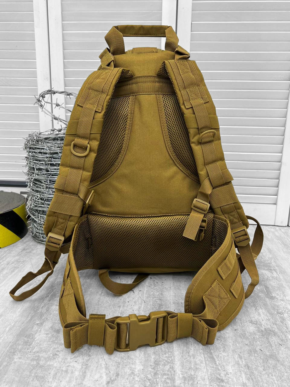 Тактический рюкзак с держателем для шлема на 30л койот, штурмовой армейский рюкзак - фото 2 - id-p1944818034