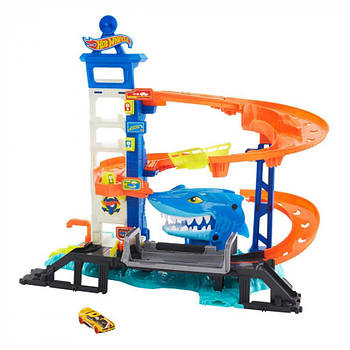 Ігровий набір Hot Wheels Втеча від лютої акули HDP06