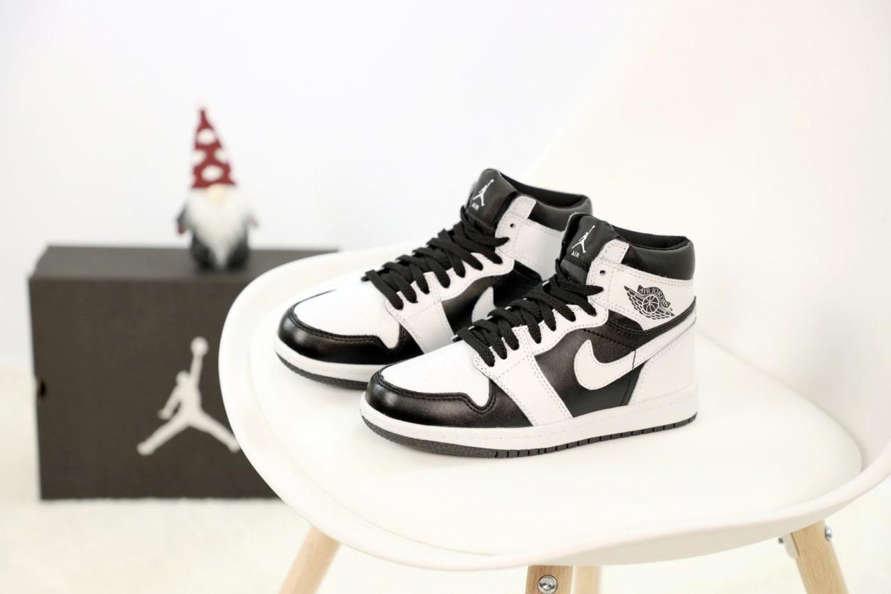 Жіночі зимові кросівки Nike Air Jordan 1 Retro, фото 1