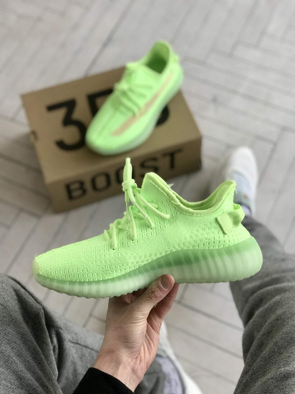 Yeezy glow dhgate hotsell