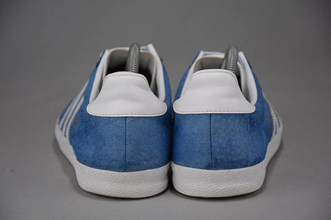 Adidas gazelle vintage white blue 2025