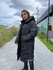 Жіноча довга зимова куртка чорна з капюшоном