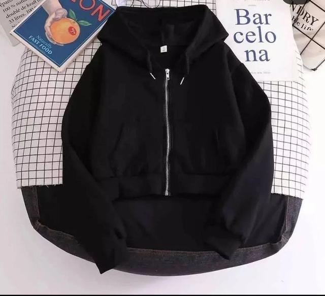 Жіноча худі коротка з капюшоном Жіноча худі коротка з капюшоном