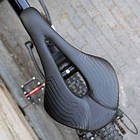 Карбоновое седло для велосипеда GUB 1183 титановые рейлинги [245x146x66 мм]