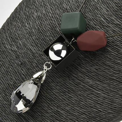 Кольє на металевій золотистій чорній ланцюжку з дерев'яними елементами та сірим кристалом довжина 70 см, фото 1