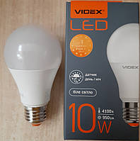 Светодиодная LED лампа с датчиком освещенности день-ночь Videx Е27 А60 4100К 10w