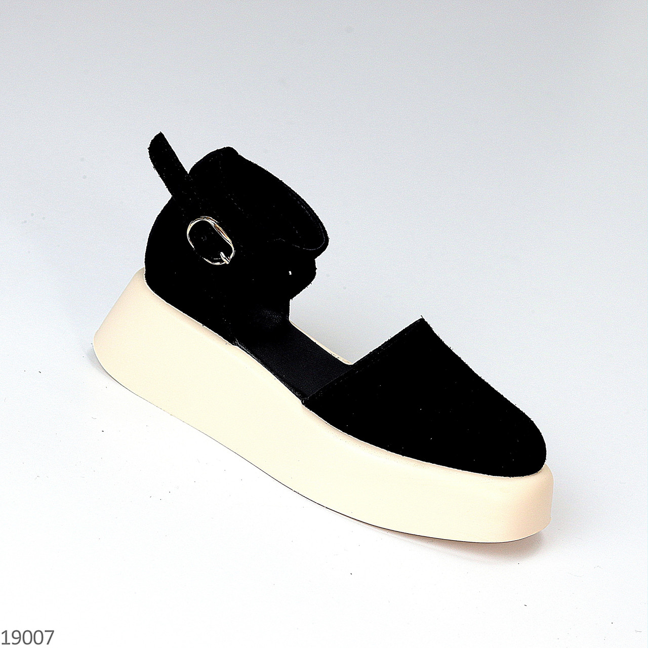 Шикарные черные замшевые открытые туфли на шлейке на бежевой подошве - фото 10 - id-p1945887473