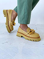 Женские желтые туфли лоферы натуральная кожа с цепочкой