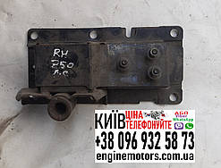 Кронштейн переднього бампера правий Nissan Murano Z50 62210CA100