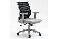 Кресло поворотное офисное (компьютерное) Q-320 черное/серое