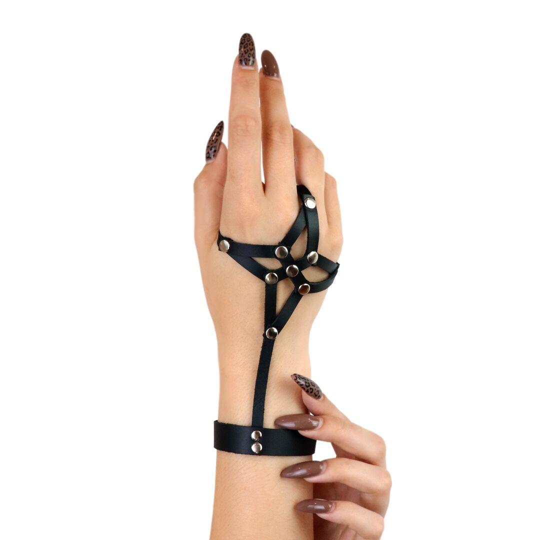 Прикраса на руку у формі троянди жіноча з натуральної шкіри чорна Art of Sex Nomax