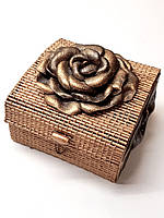 Скринька зі шкіряною трояндою, золотистий ящик для прикрас та аксесуарів