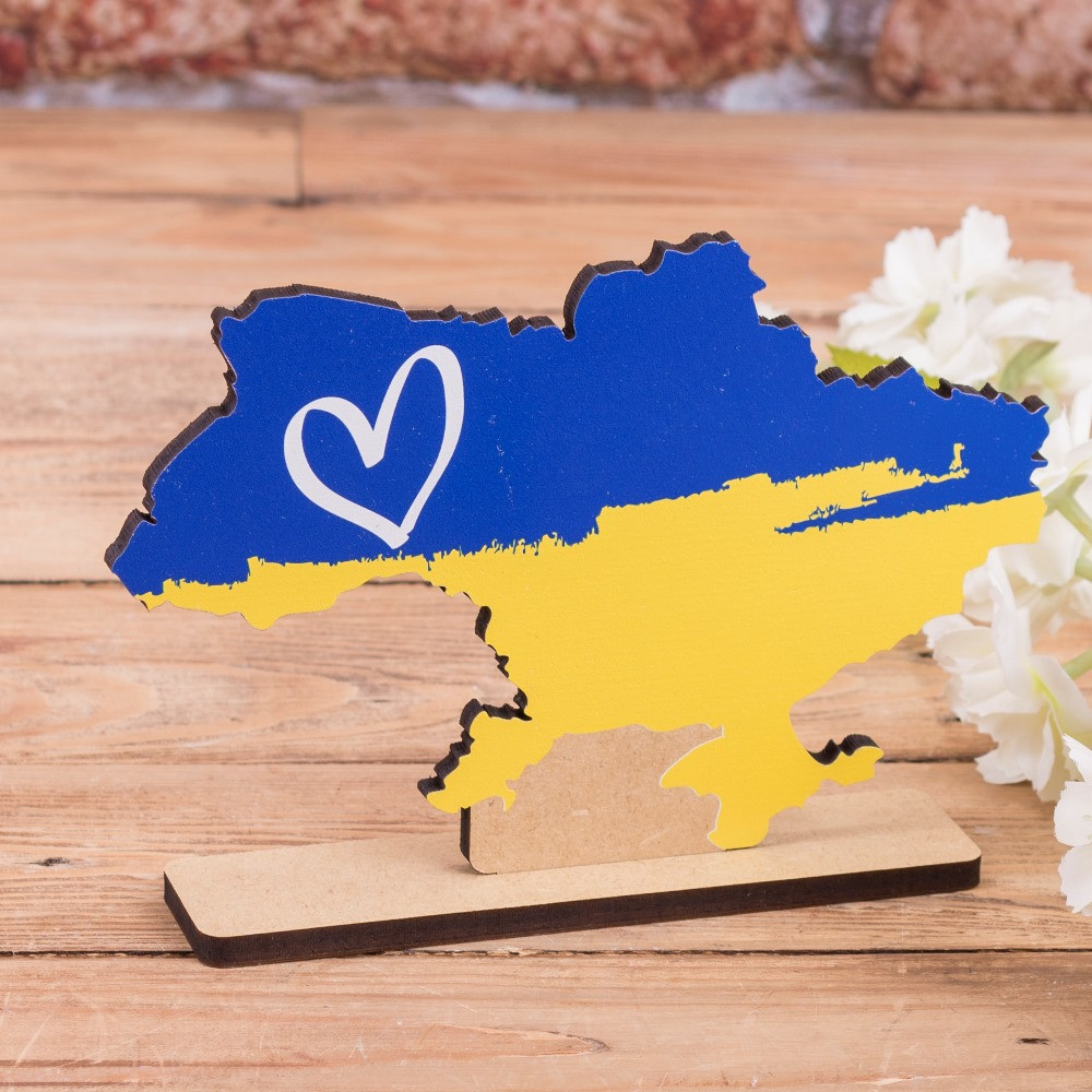 Статуэтка патріотична "Україна з серцем"