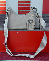 Prada Big Re-Edition 2005 Beige 21x11x4,5 женские сумочки и клатчи хорошее качество