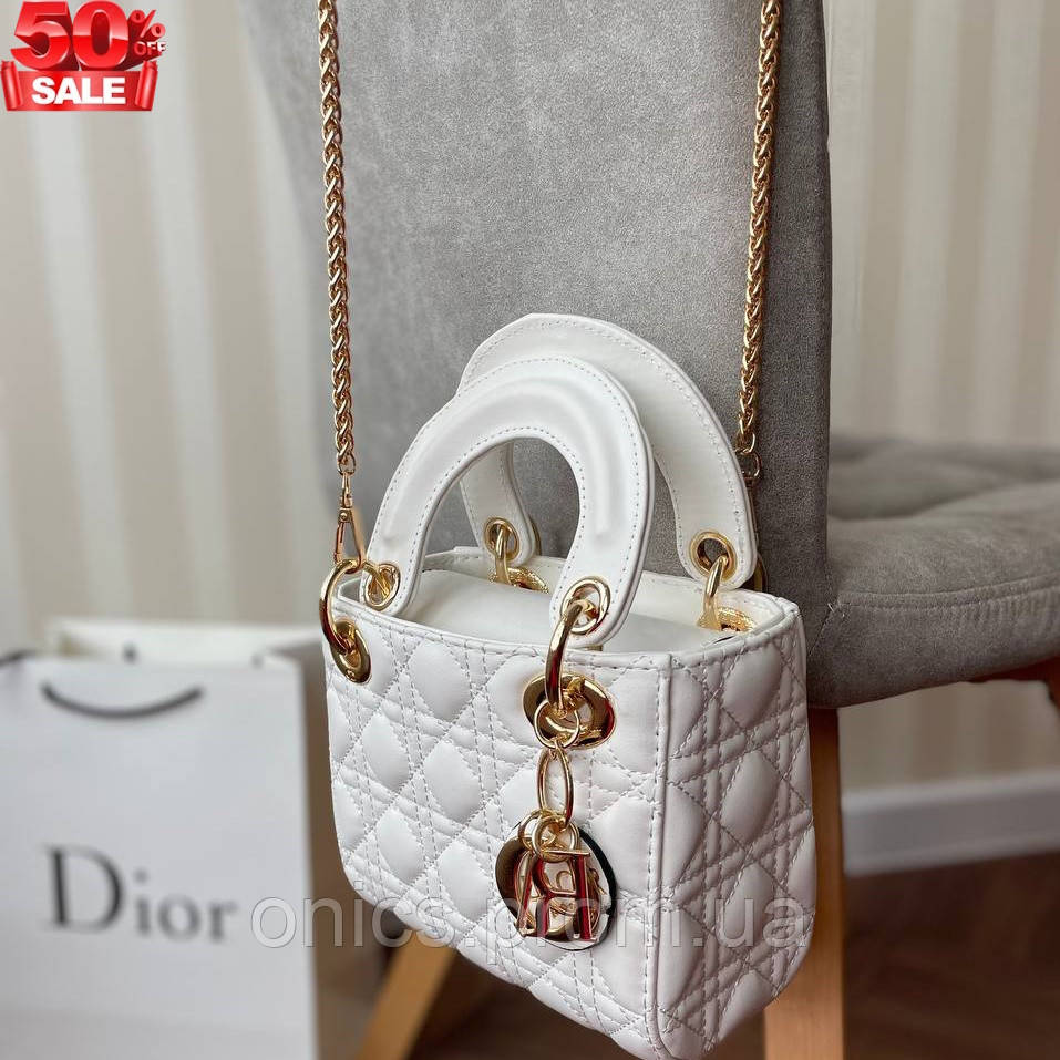 Роскошная женская сумка Dior Lady белого цвета, выполнена из качественной эко кожи, съёмный ремень-цепочка - фото 6 - id-p1946739164