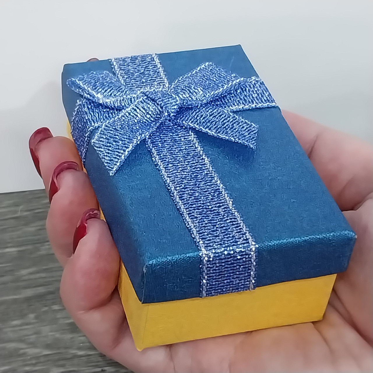Коробочка жовто-блакитна для подарункового паковання ювелірних виробів, біжутерії, прикрас, розміри 50*80*25
