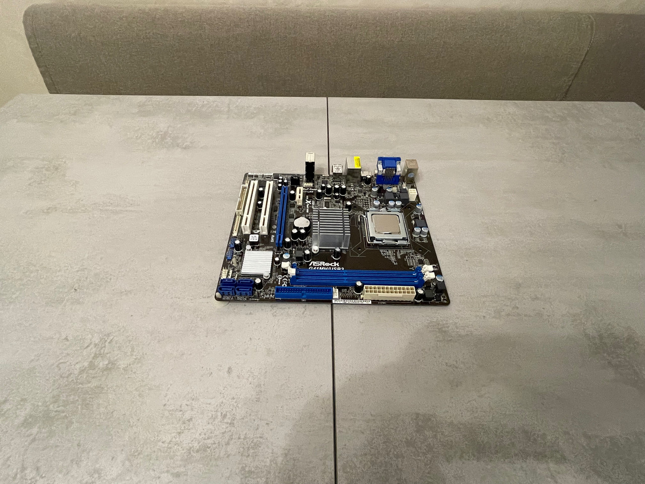 Материнська плата ASRock G41MH/USB3, Intel Pentium E5700, 3.00 GHz, 0GB RAM