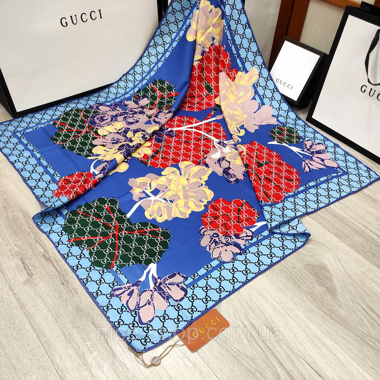 Хустка Gucci шовкова з ручною підшивкою
