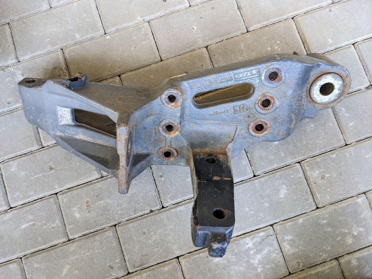 Сайлентблоки з кронштейном ресори задній R (комплект) б/в DAF CF 85 (1682113) оригінал