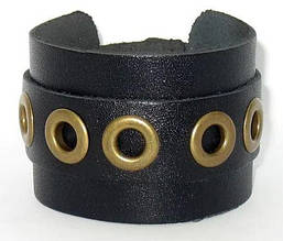 Чоловічий браслет з натуральної шкіри з декоративними металевими елементами