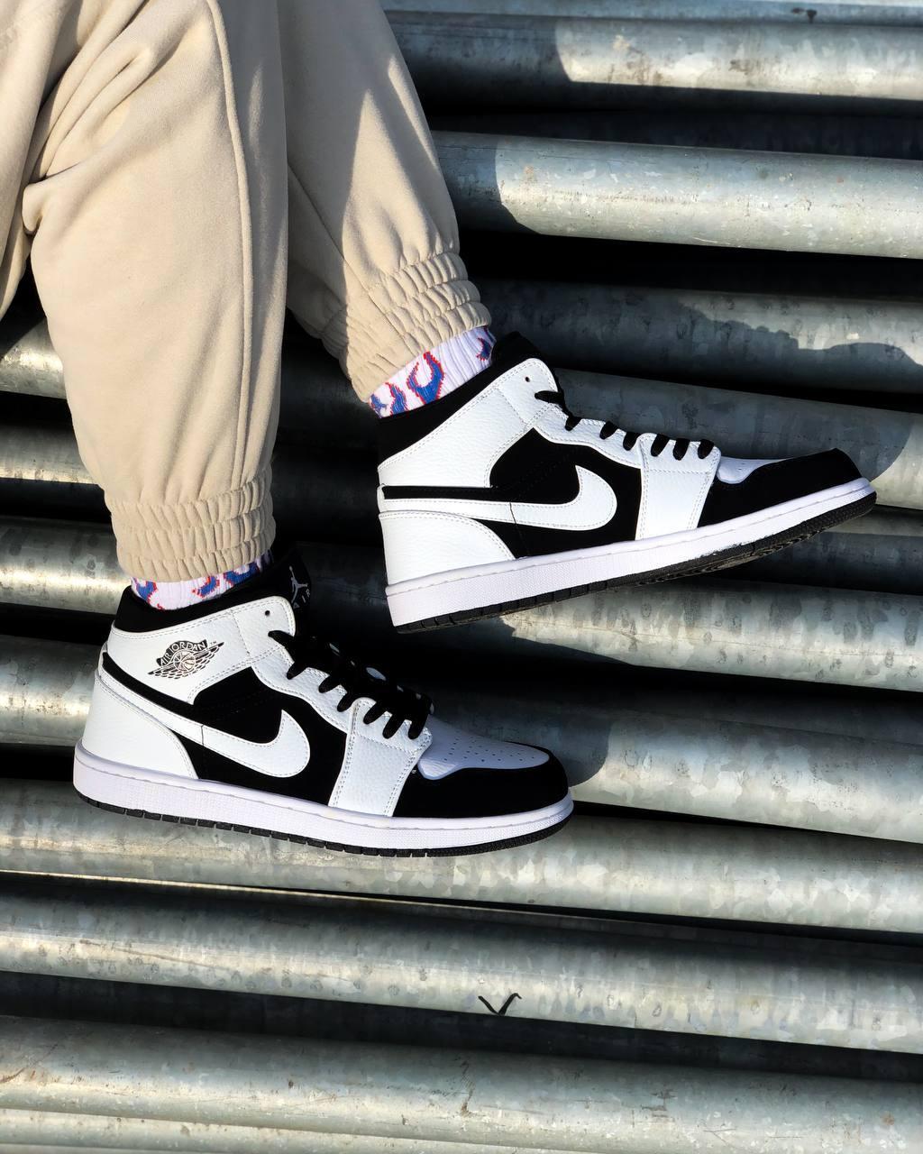 Jordan air 1 sales mid white black
