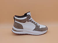 Кросівки Lonza. Розміри: 36, 37, 39, 40.