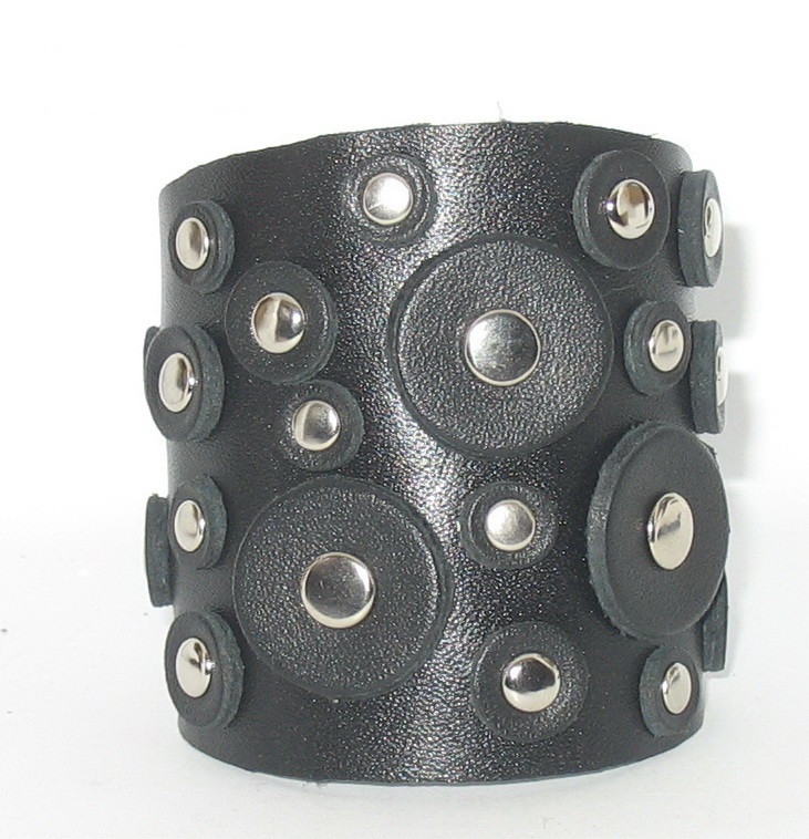 Широкий оригінальний жіночий браслет із натуральної м'якої шкіри з декоративними елементами, фото 1