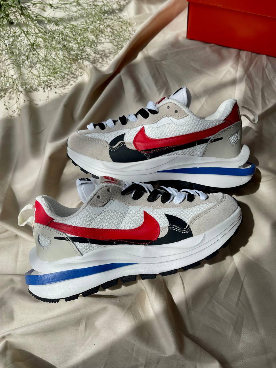 Кросівки чоловічі різнокольорові Nike VaporWaffle Sport Fuschia x Sacai (05463)