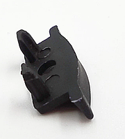 Заглушка для врезного профиля ЛПВ-7B прямоугольная черная с отверстием.
