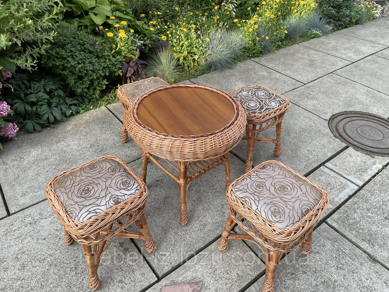 Набір з 4 мягкими табуретками і стіл круглий "Шуба", фото 1