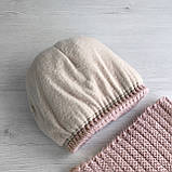 Теплий набір для дівчинки 5 6 7 8 років: зимова дитяча шапка пудра на флісі з 2 натуральними помпонами + шарф хомут пудровий, фото 7