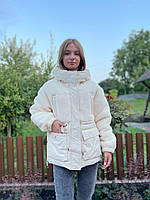 Зимняя женская куртка молочная оверсайз с капюшоном