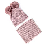 Дитячий набір для дівчинки 5-6-7-8 років пудровий: тепла зимова шапка на флісі з двома натуральними помпонами + шарф хомут пудра, фото 2