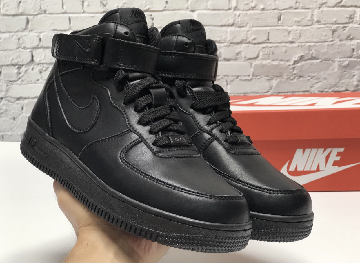 NIke Air Force 1 Mid