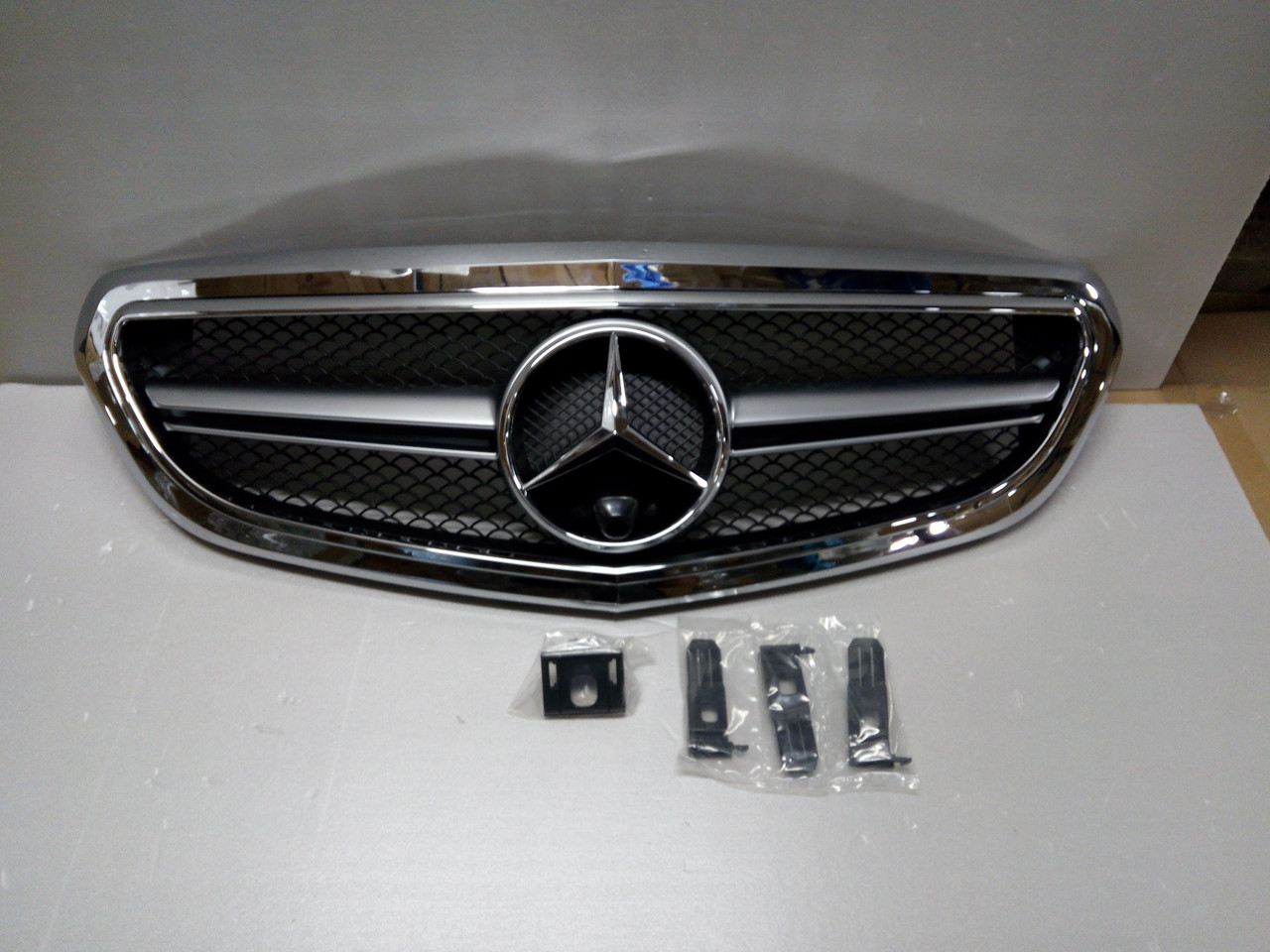 Решетка радиатора Mercedes E-class W212 2013-... Chrome - фото 1 - id-p68030339