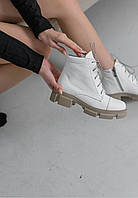 Белые демисезонные ботинки из натуральной мягкой кожи
