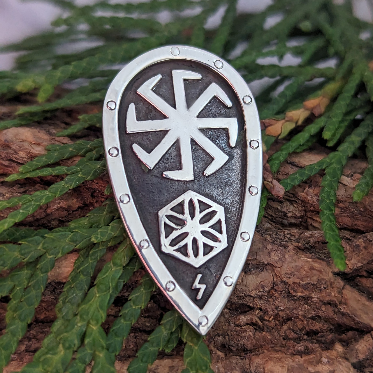 Коловрат на щиті Підвіска Амулет