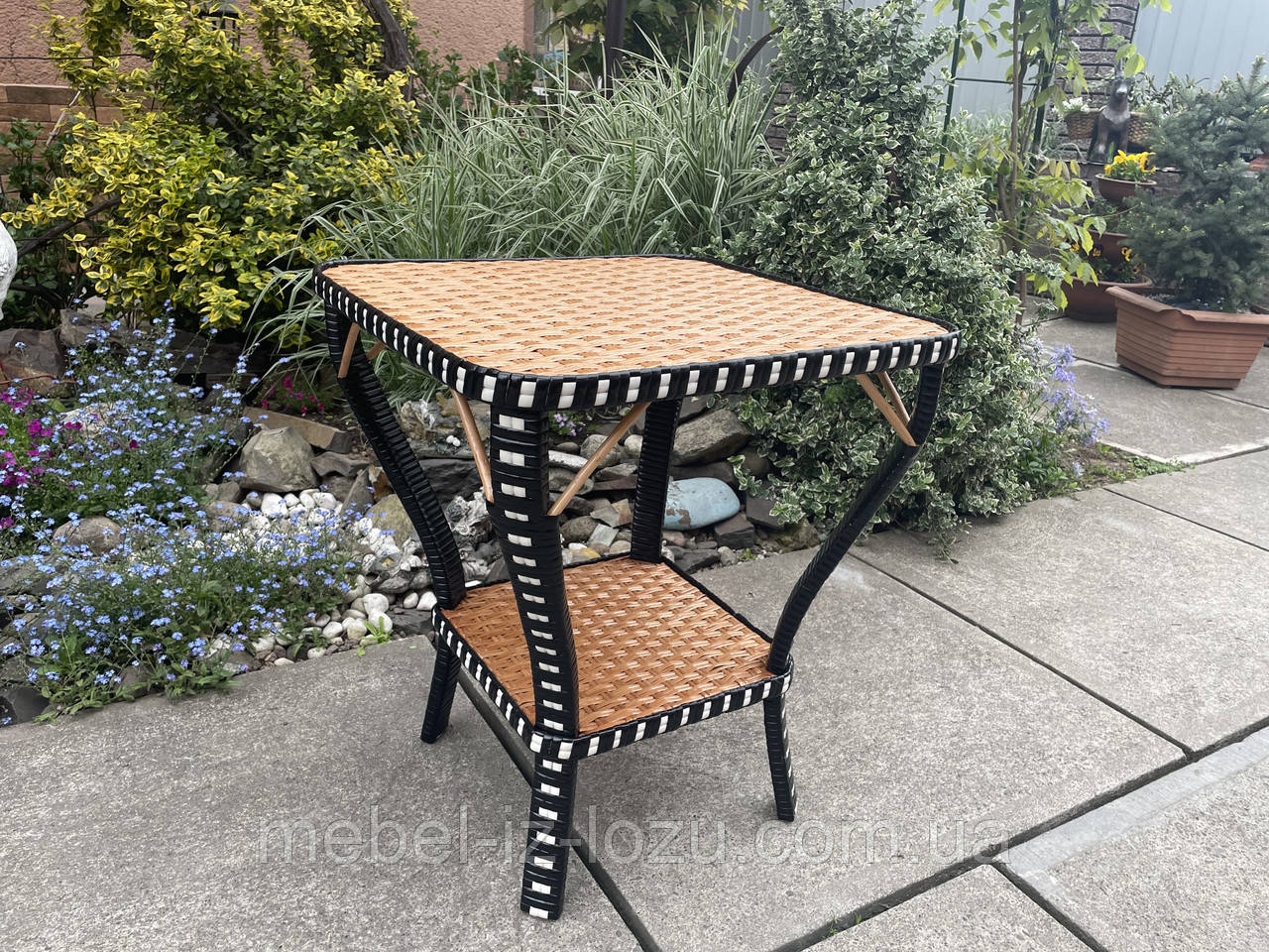 Столик "Краб" з ротангу квадратний, чорний з білим, фото 1