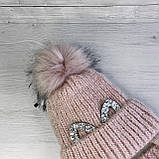 Дитячий набір пудровий для дівчинки 1-2-3-4 роки: тепла зимова шапка на флісі з помпоном та шарф-хомут снуд пудра, фото 5